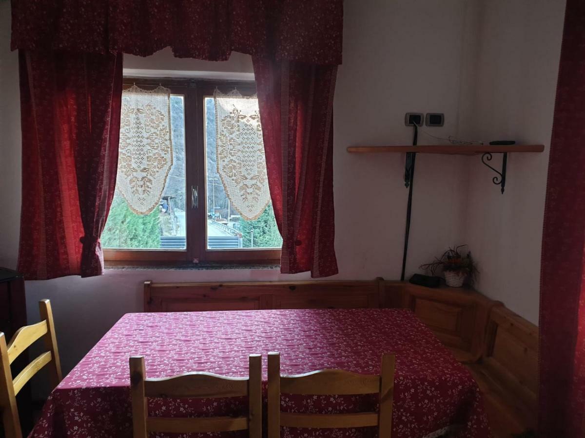 Ferienwohnung Il Dehors Champdepraz Exterior foto